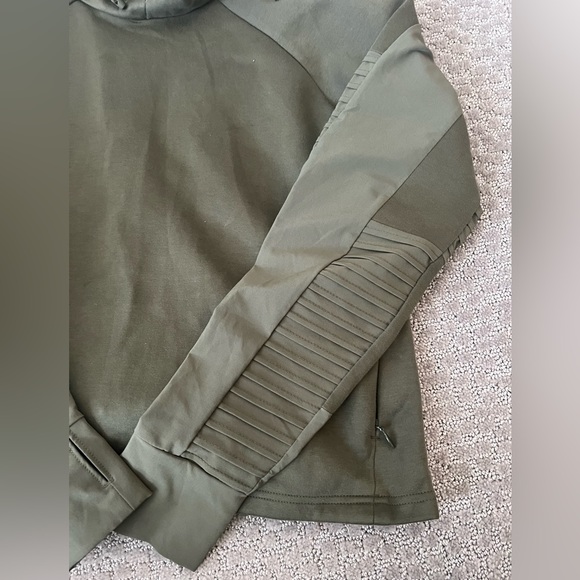 M Puma Green Hoodie - Picture 2 of 4